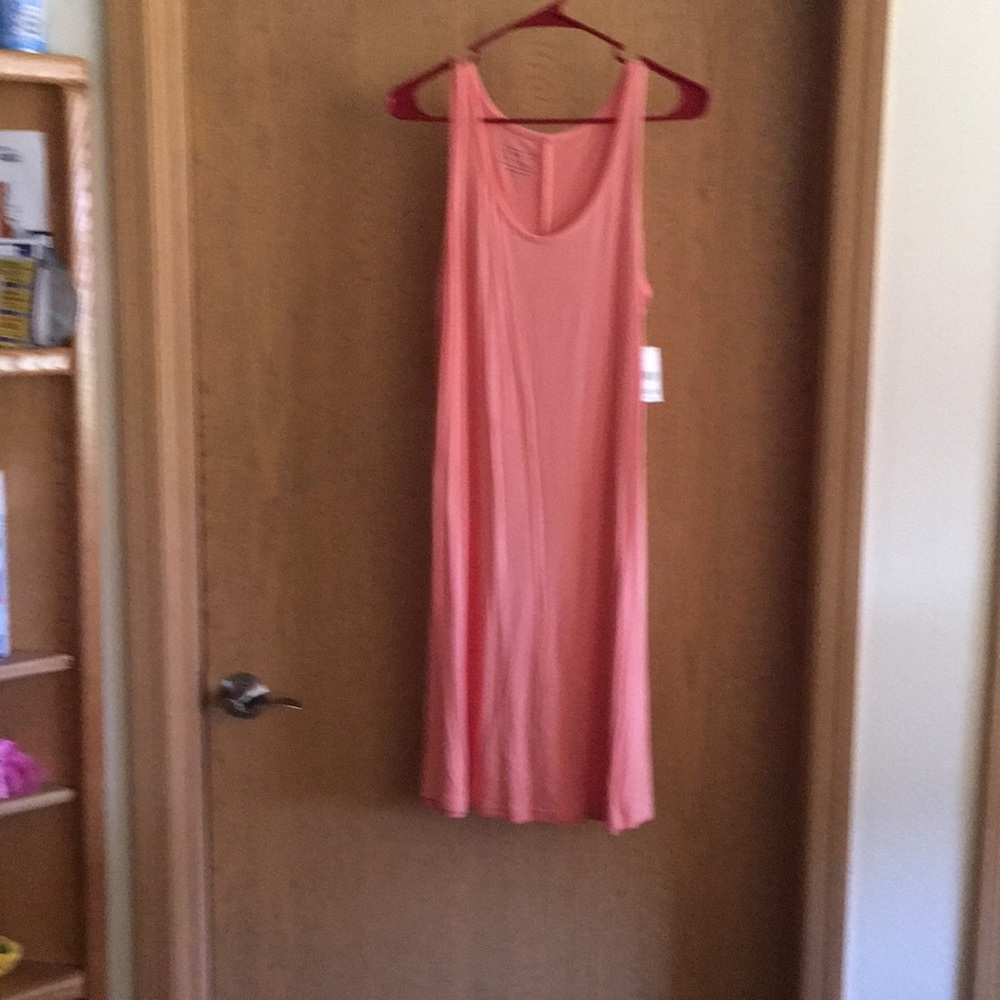 NWT Simply Styled Dress Size Large ( Peach)